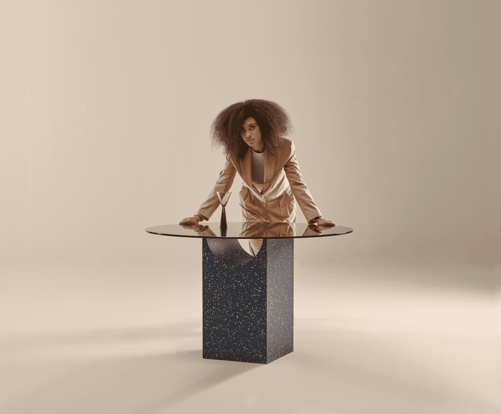 由Sandal通过Lepere在Marino使用软玻璃顶部iQ-cladMDF基础