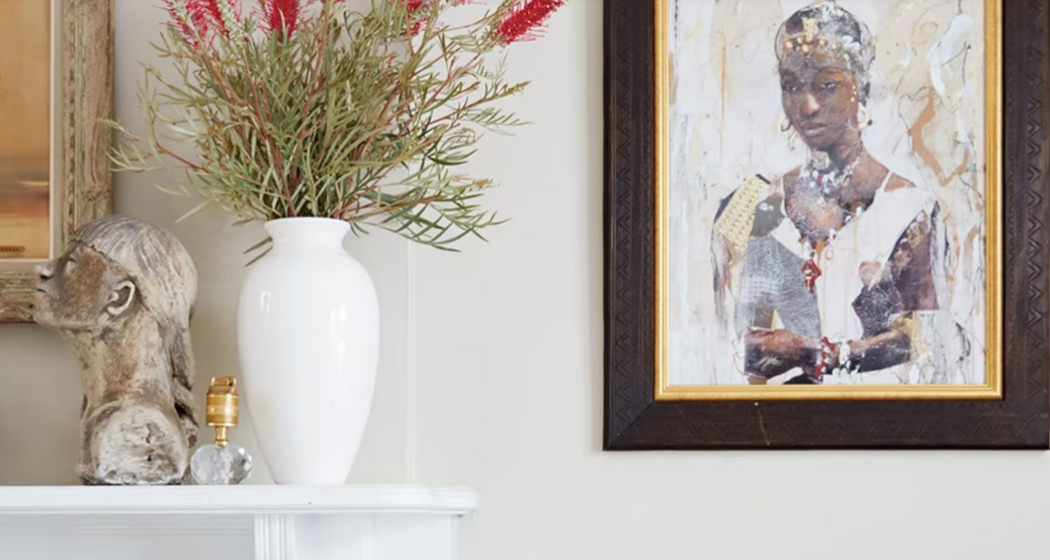 白墙上装有女人画像 花岗布局后台