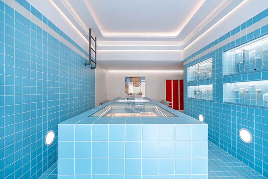 池状小平面约600平方尺