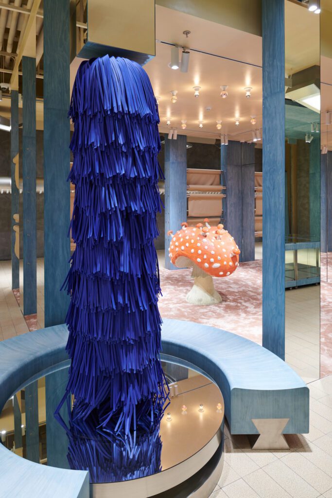 访问者可乘过尺寸蓝舟安装打购物假