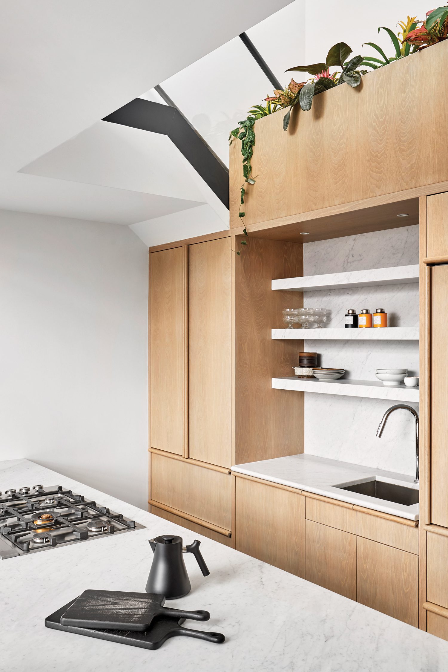 岛顶 舍尔文 反冲波是Carrara大理石