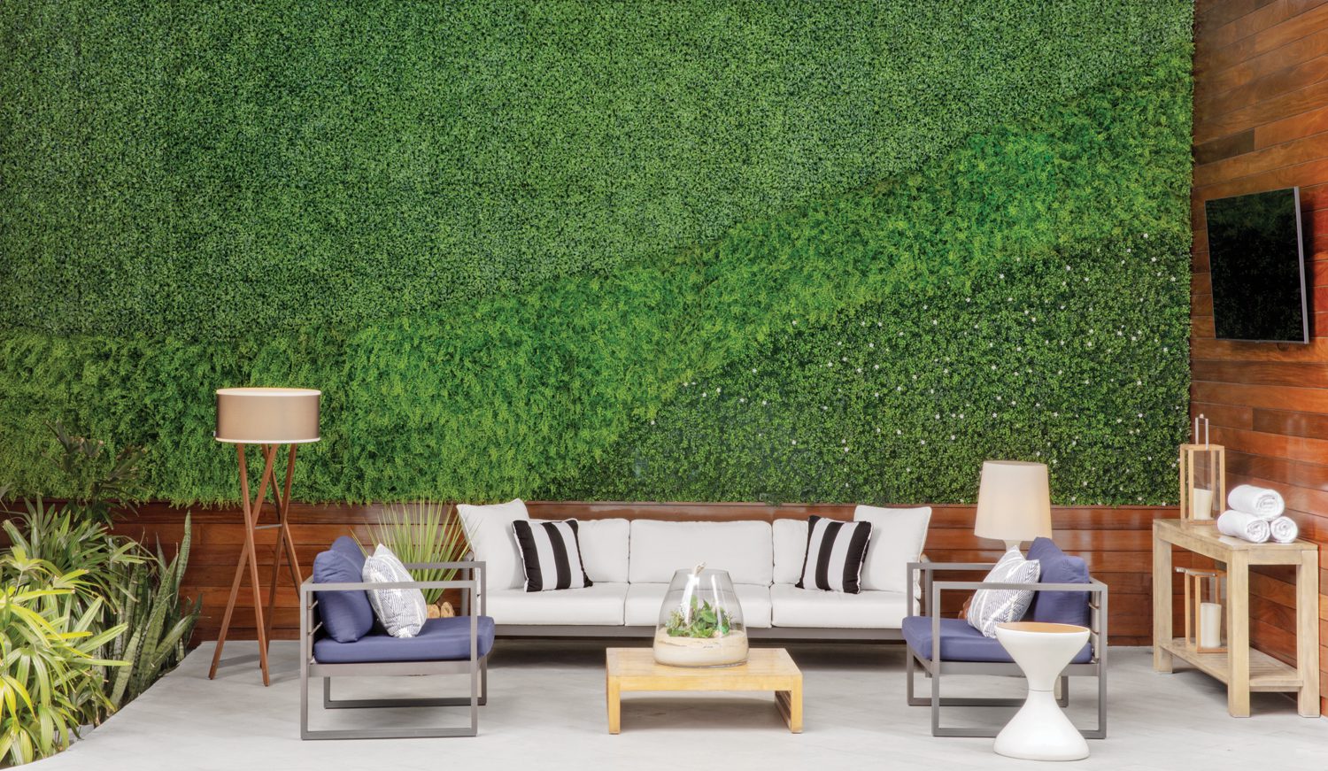 琼加斯帕尔楼灯和拉蒙乌贝达和OttoCanada表灯带回居室风情