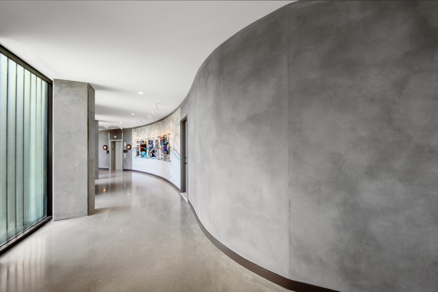 洗刷漆大衣 曲面走廊墙酒店