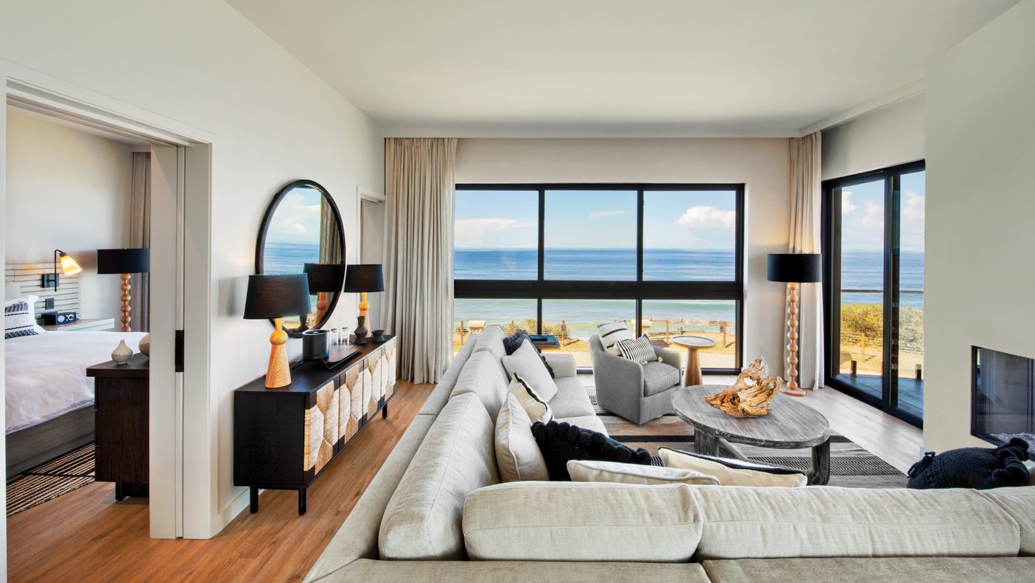 定制区段 鼠尾和染色橡树 和Lostine灯 分配总统套房