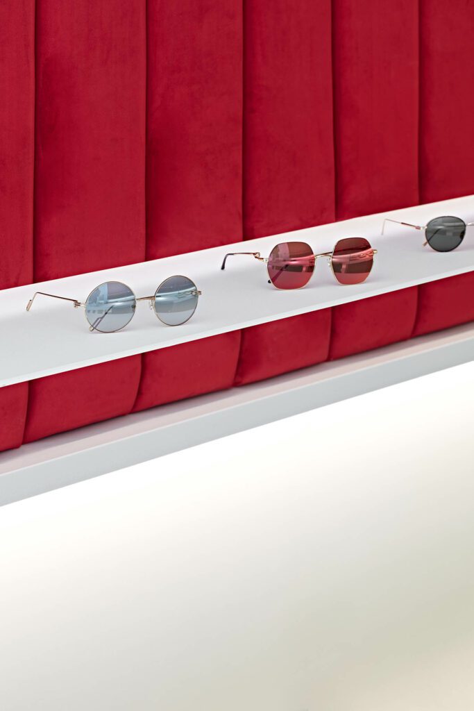 自定义白粉拼接板创建滑雪显示器