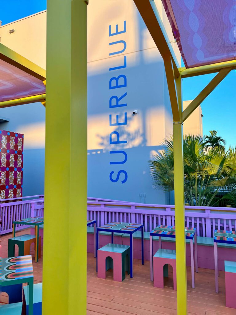 咖啡艺术中心名称取自DerBlaueReiter或Bluerider20世纪初艺术运动Web独家-照片由YinkaIlori提供