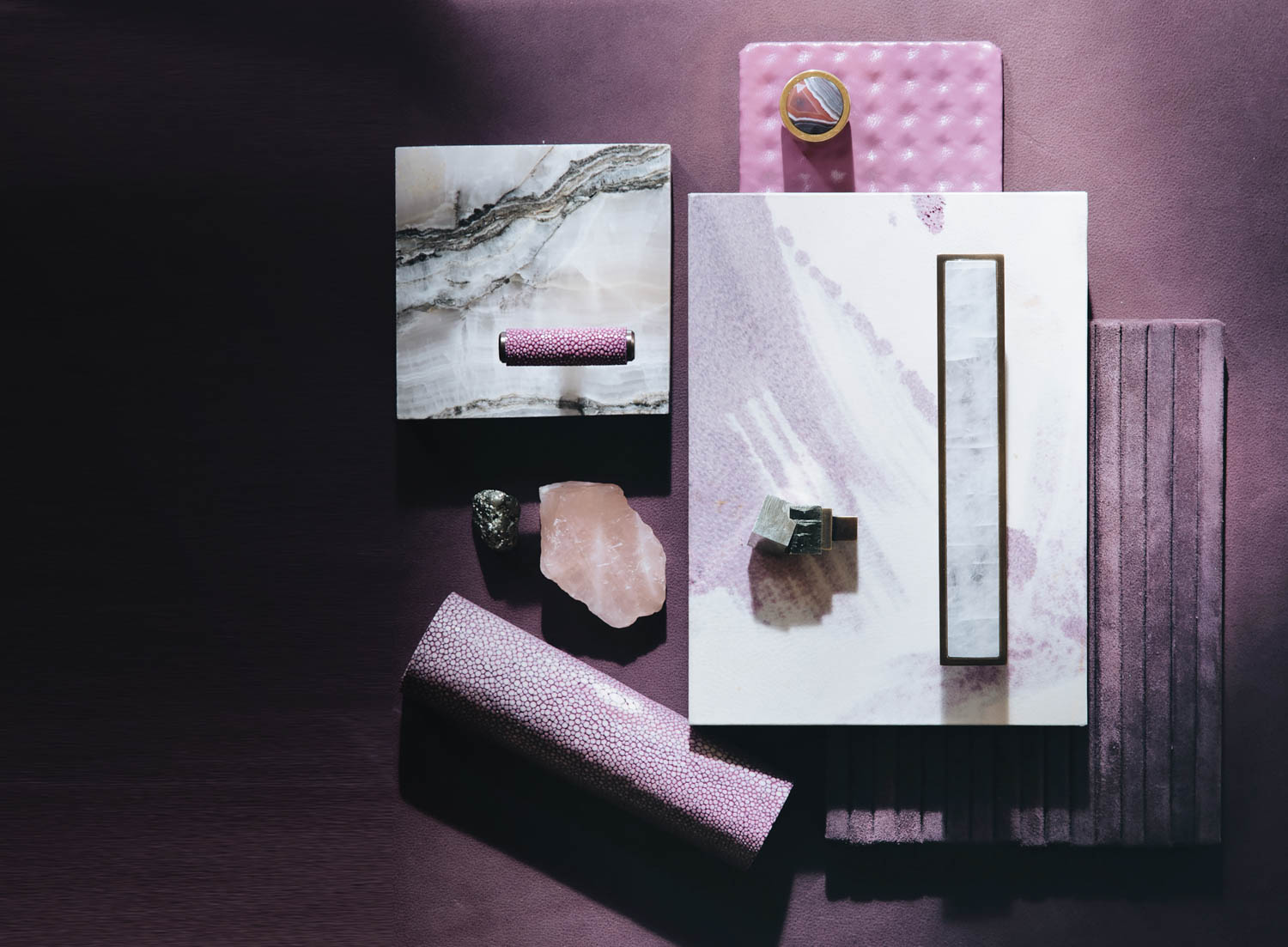 ChristinaZAntonio用紫色背景硬件