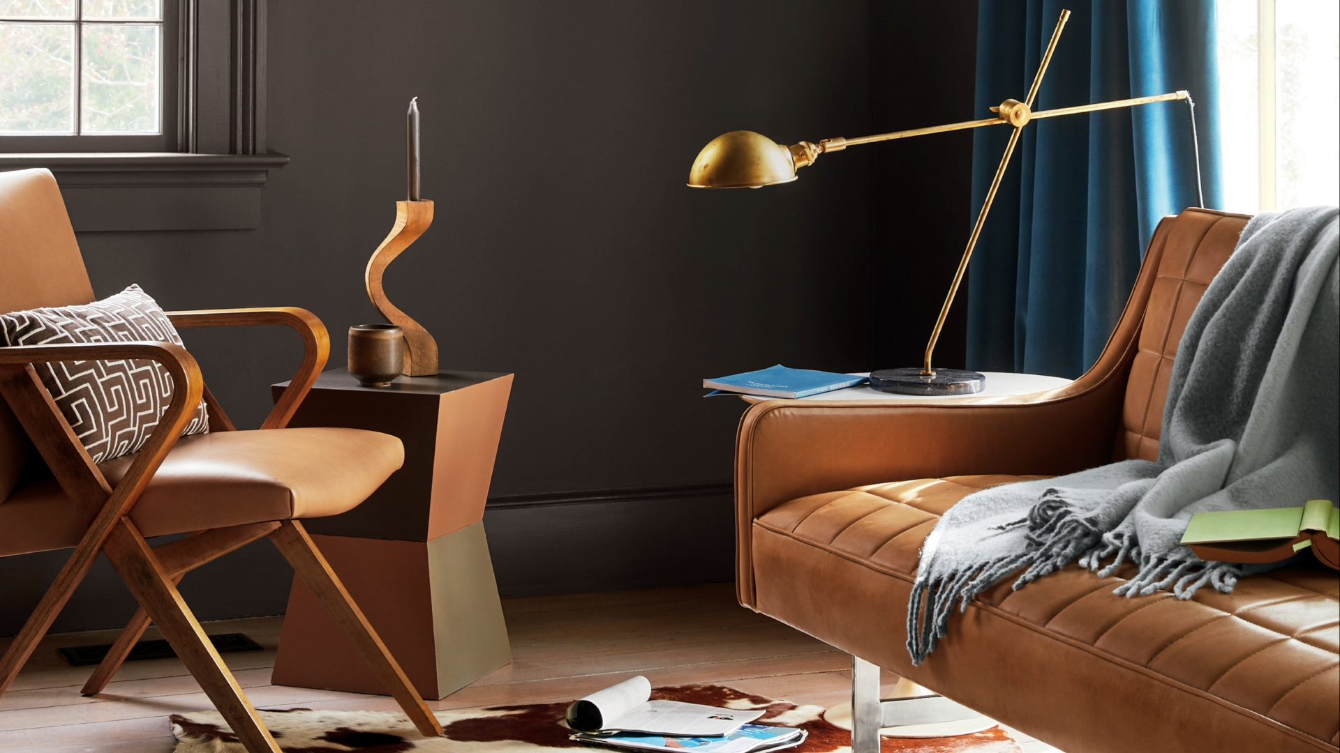 深橄榄房带棕色皮革家具