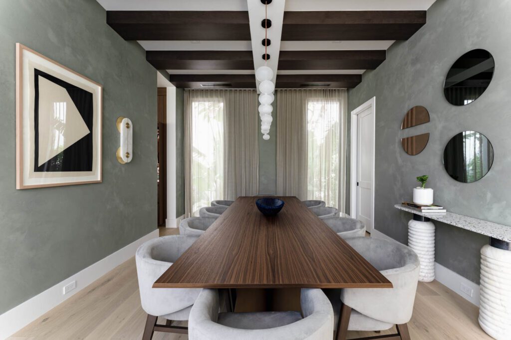 替代构造用定制绿石灰清洗混凝土完成墙面 由Bert和Frankscoces点燃表格使用Miniforms和机台使用Mambo无限使用