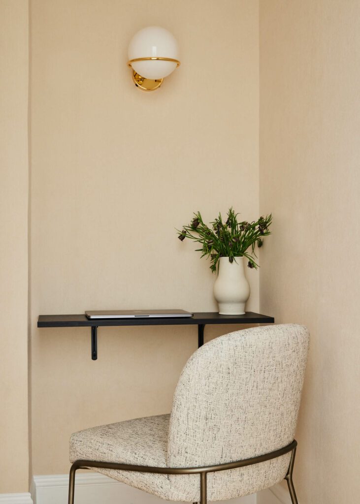 电话亭覆盖电流墙纸