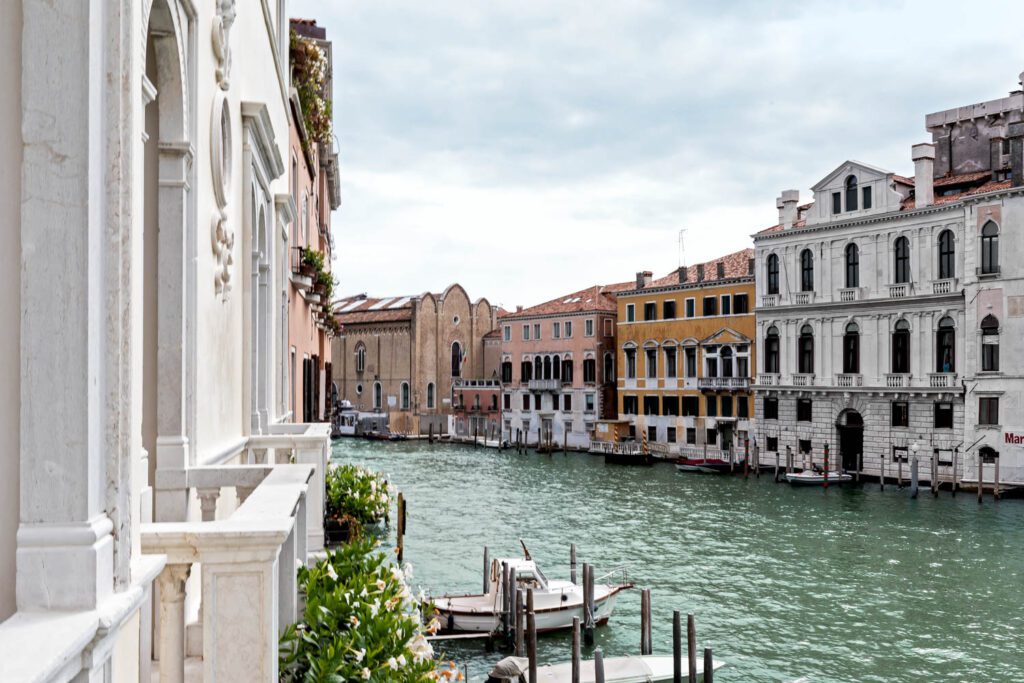 公寓设置威尼斯大运河