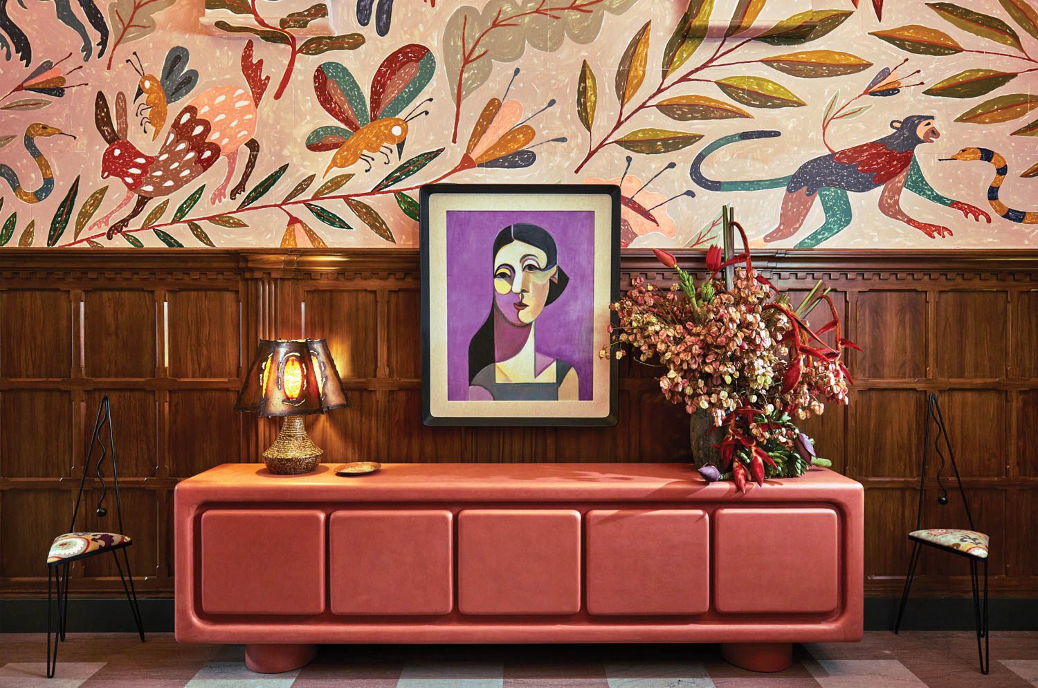 市中心大堂内建酒店由KellyWearstler修复 红树磨坊原创 画circa1930s