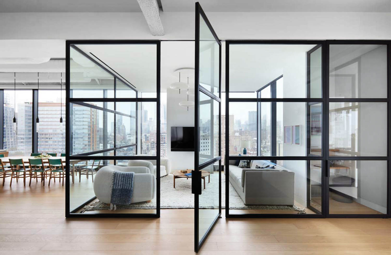 玻璃分区向静坐区开放