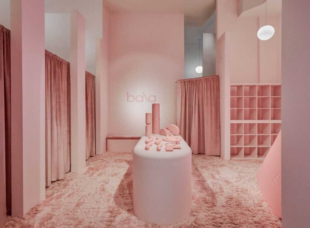 变化区位于空间后方