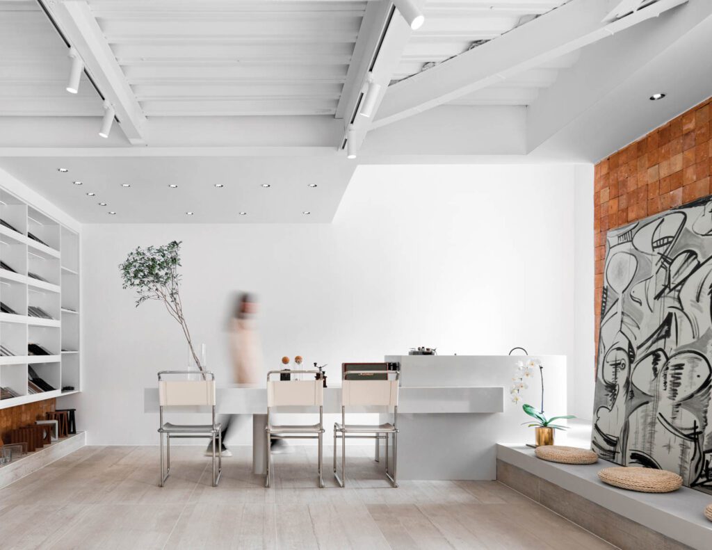 黑白墙前缀设计局会议室