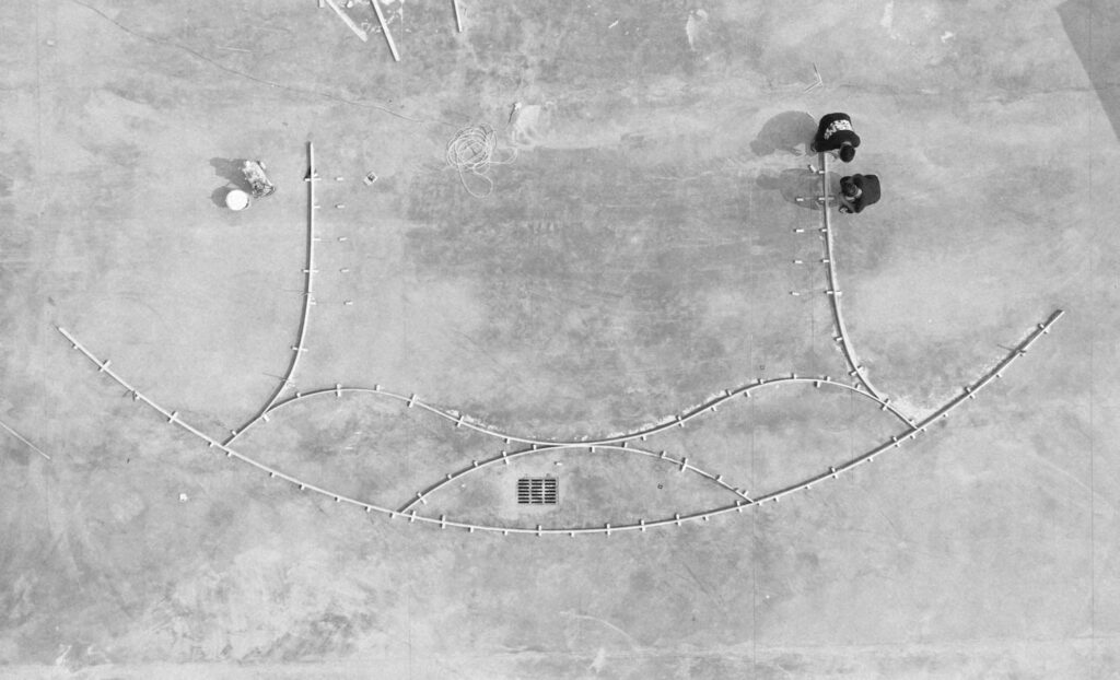 生成结构直接附属于大楼钢臂造树冠