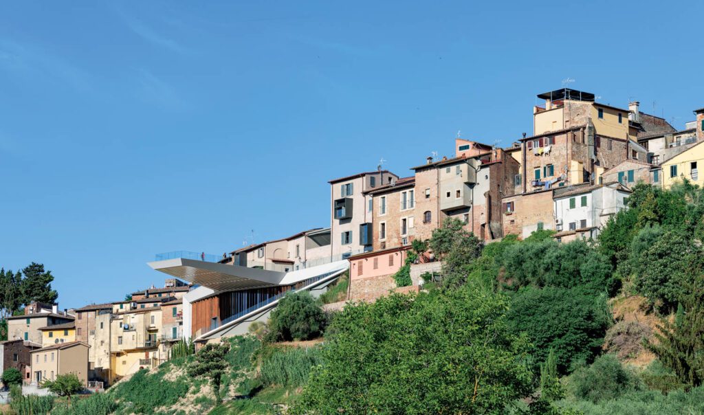 6 500平方尺广场从综合体中流出