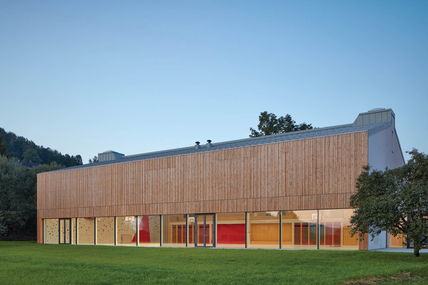 11月Hrozenkov小学体育馆