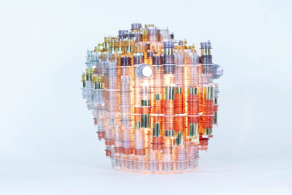 teOTL灯由Thierry Jeannot制作,照片由Marion Friedmann画廊提供