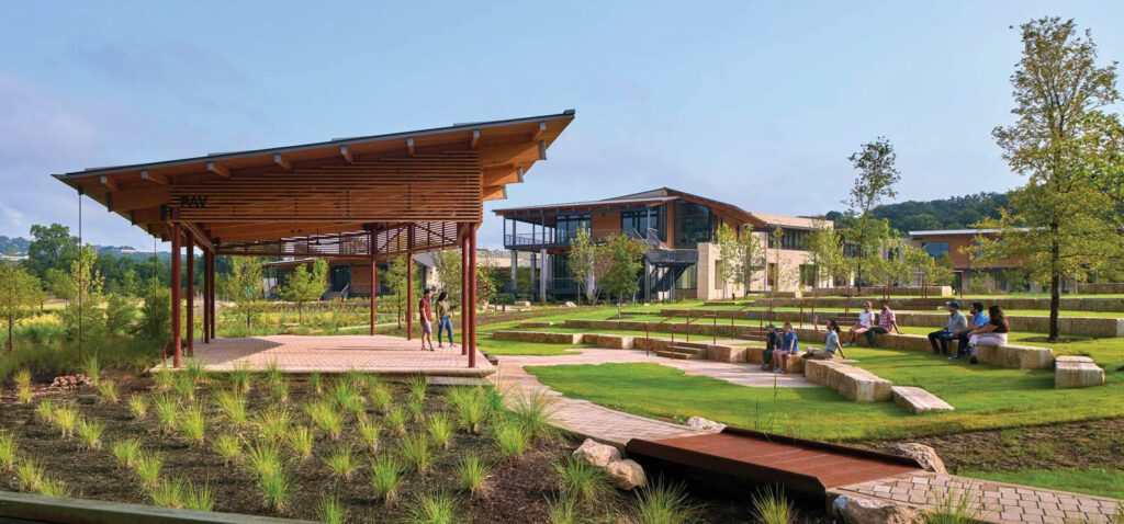 带石灰石块座椅和台阶