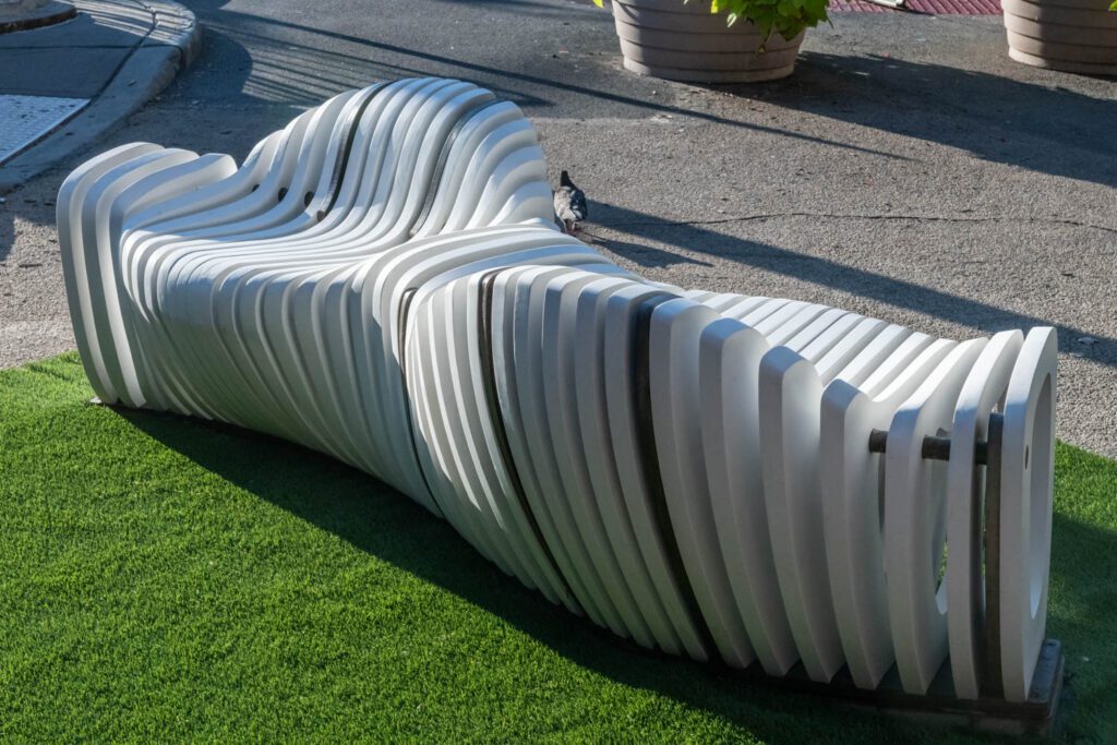 安装由Kaesestone安全户外石英板组成摄影业Matthew Carasella