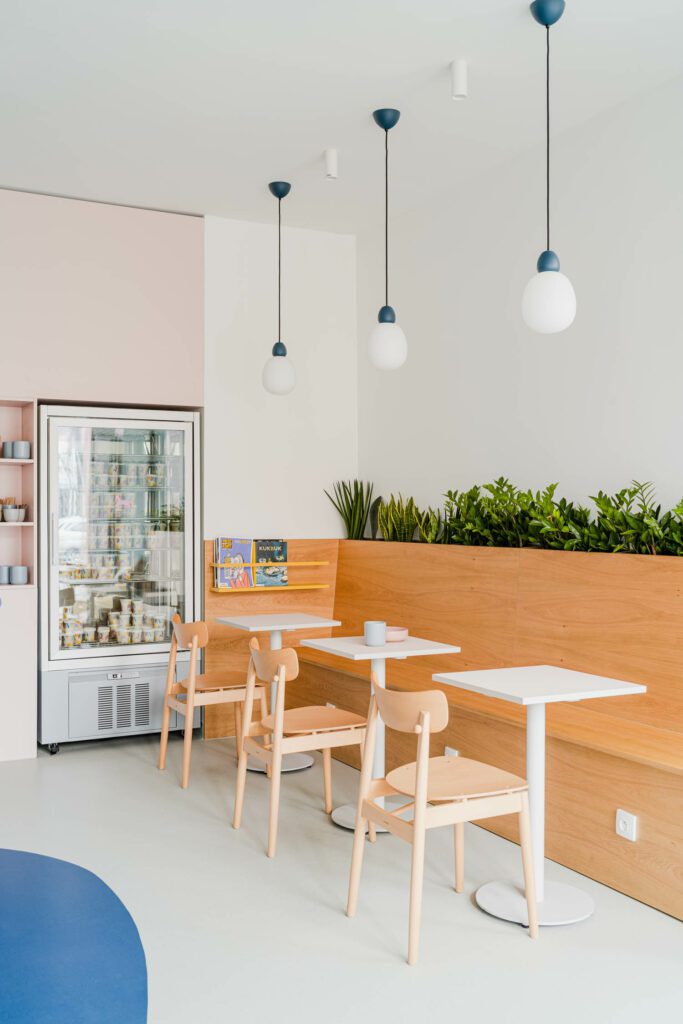 嵌入胶合板长线墙