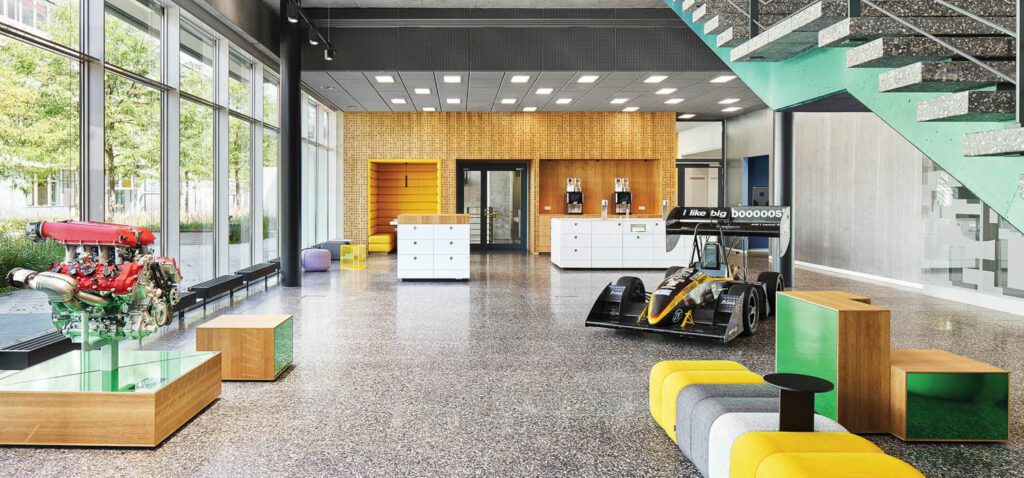 入室加绿色口音楼梯