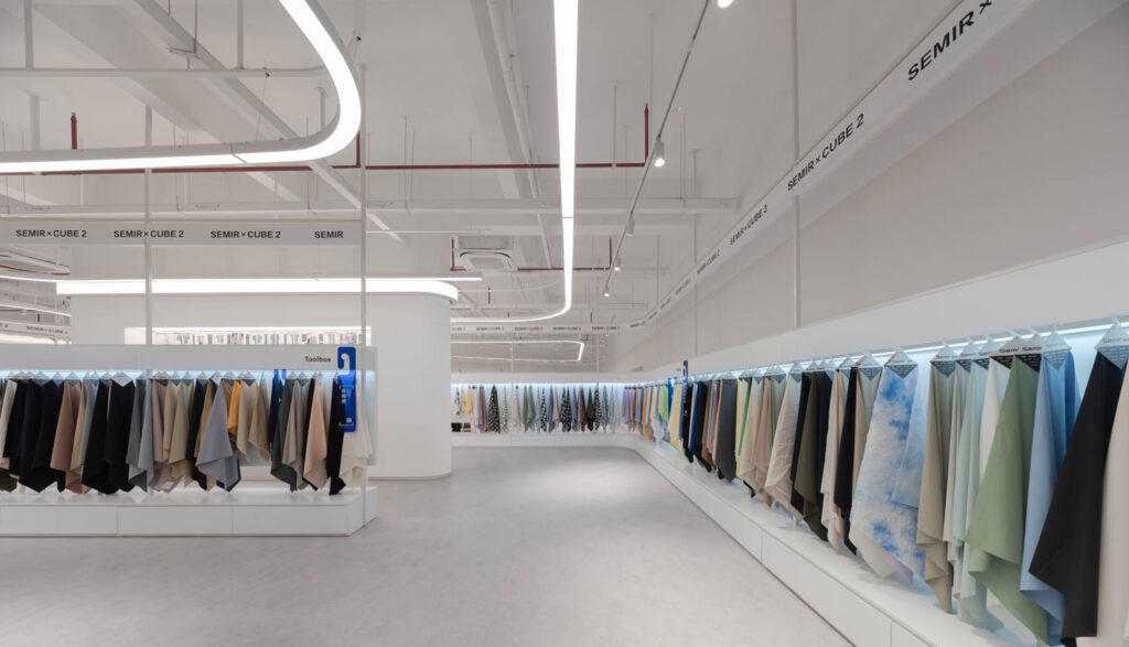 中断悬浮显示器超过1000布料