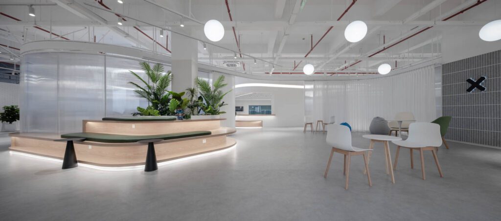 跨位加绿色创建非正式会议空间