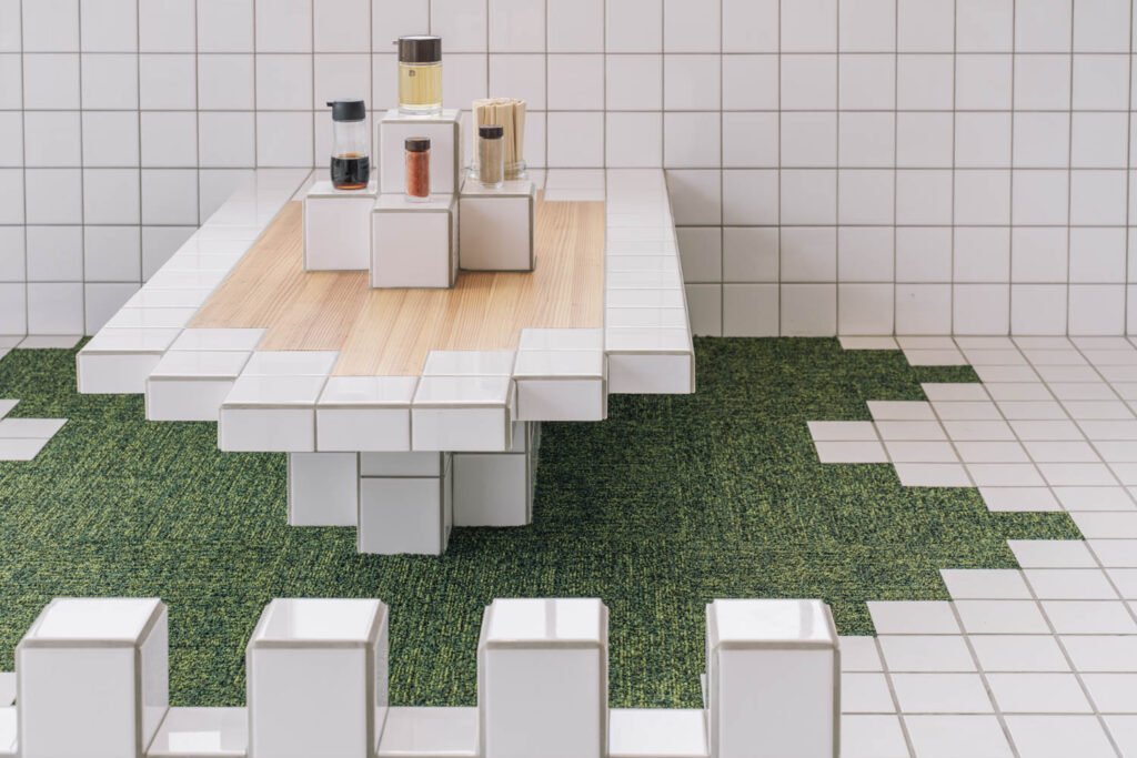 绿地毯牌组成白块瓦内趣味座区