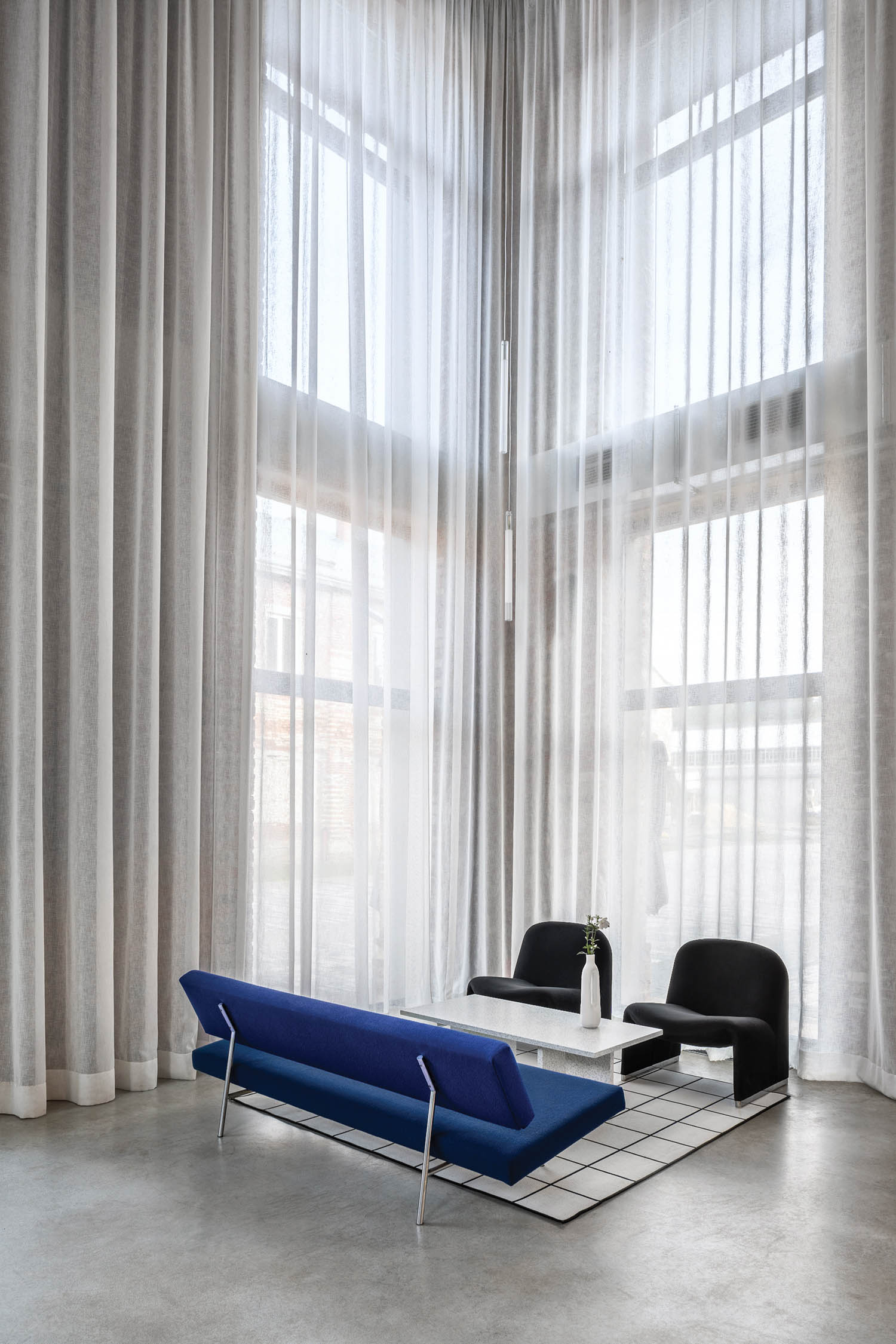 起司面包店内休息区