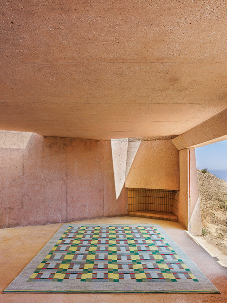 灰地毯黄绿几何形状