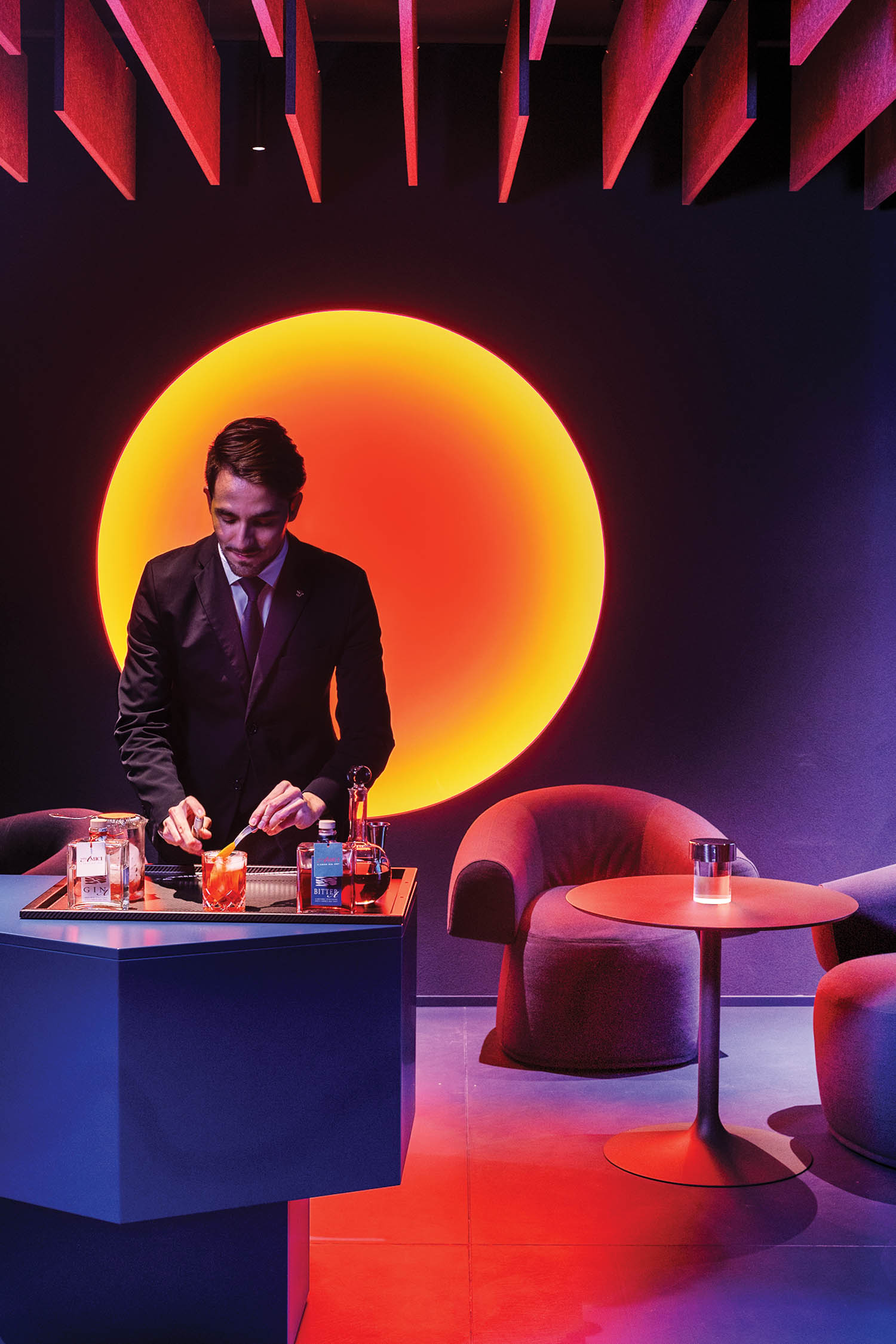 酒保手艺鸡尾酒前 发光安装