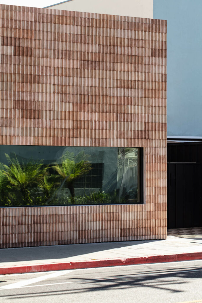 外部AbbotKinney办公室黑入瓦瓦砖