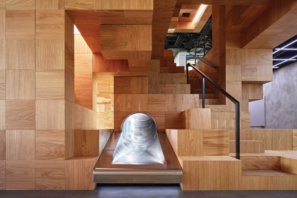 布拉格技术公司办公用不锈钢通道滑动