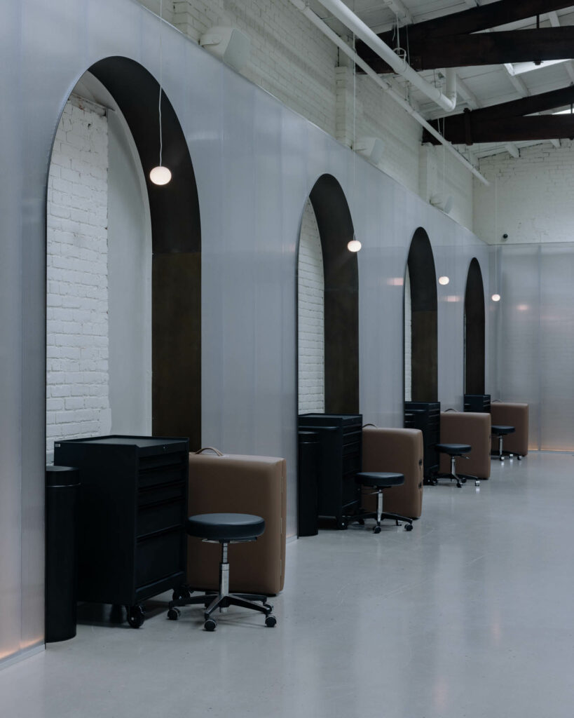 拱道引导纹身室