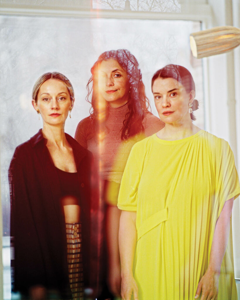 Crystal Ellis, Stephanie Beamer,Hillary Petrie,Egg集体创建者