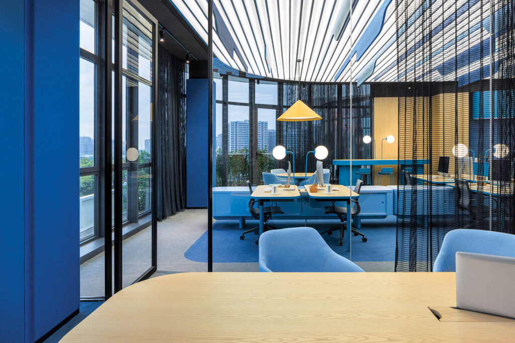 工作空间蓝口音