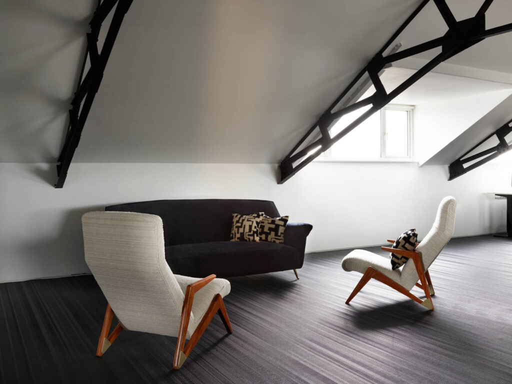 SpringStudios办公用钢支持梁