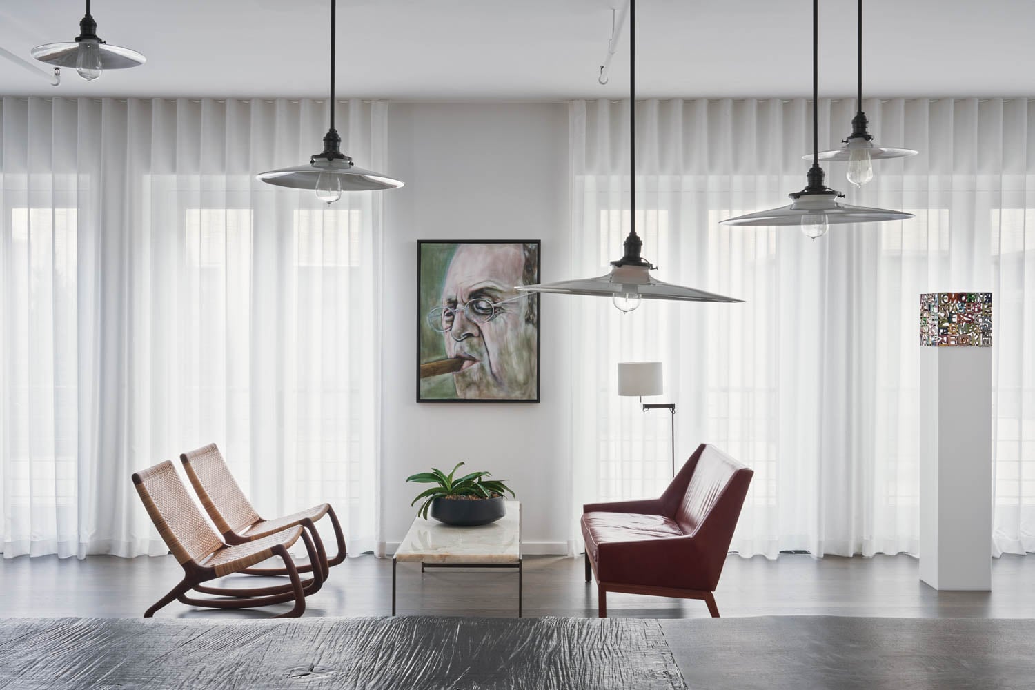 嵌入式灯挂在这个家座区上