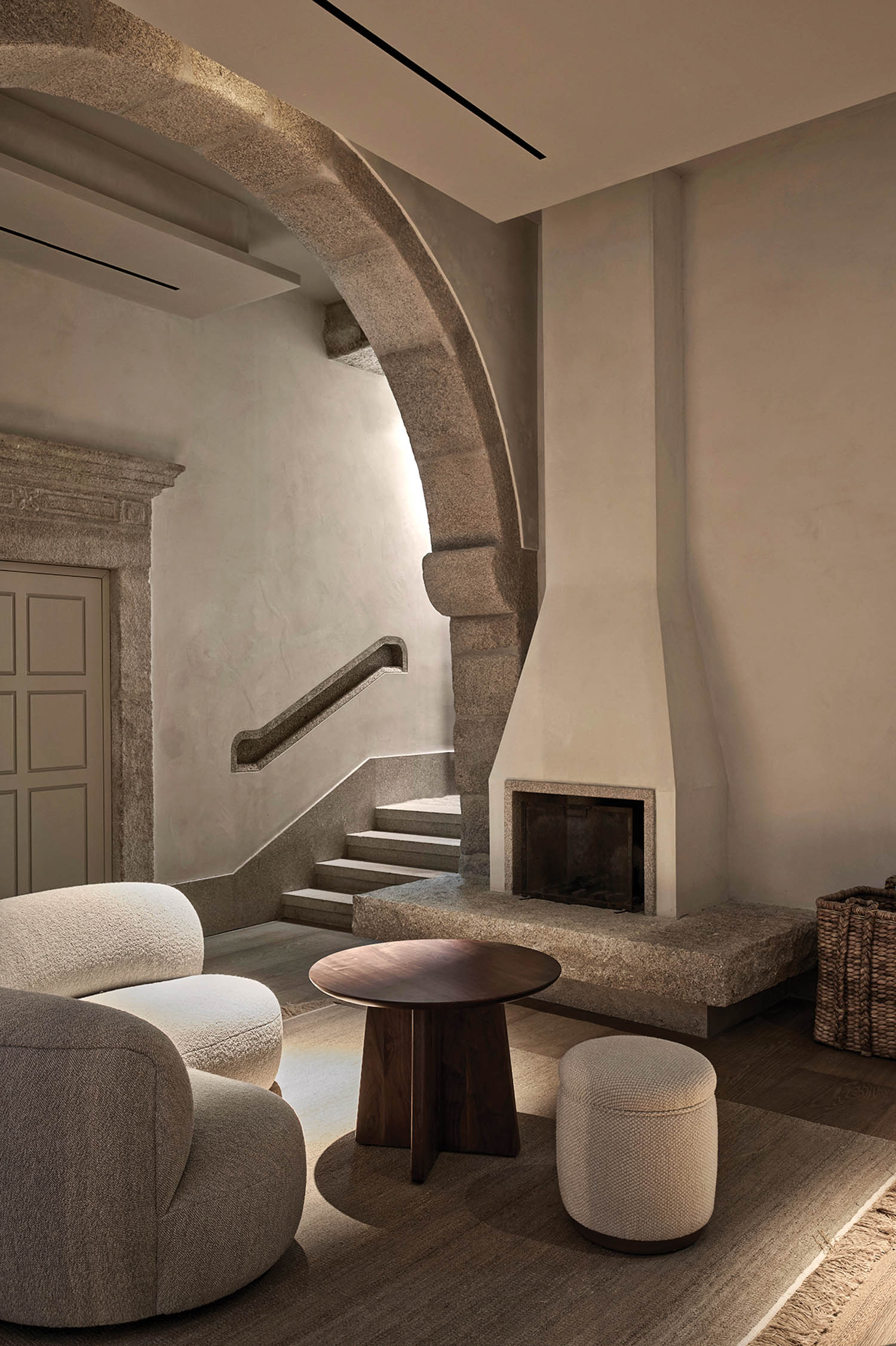 葡萄牙宾馆内一个舒适壁炉区