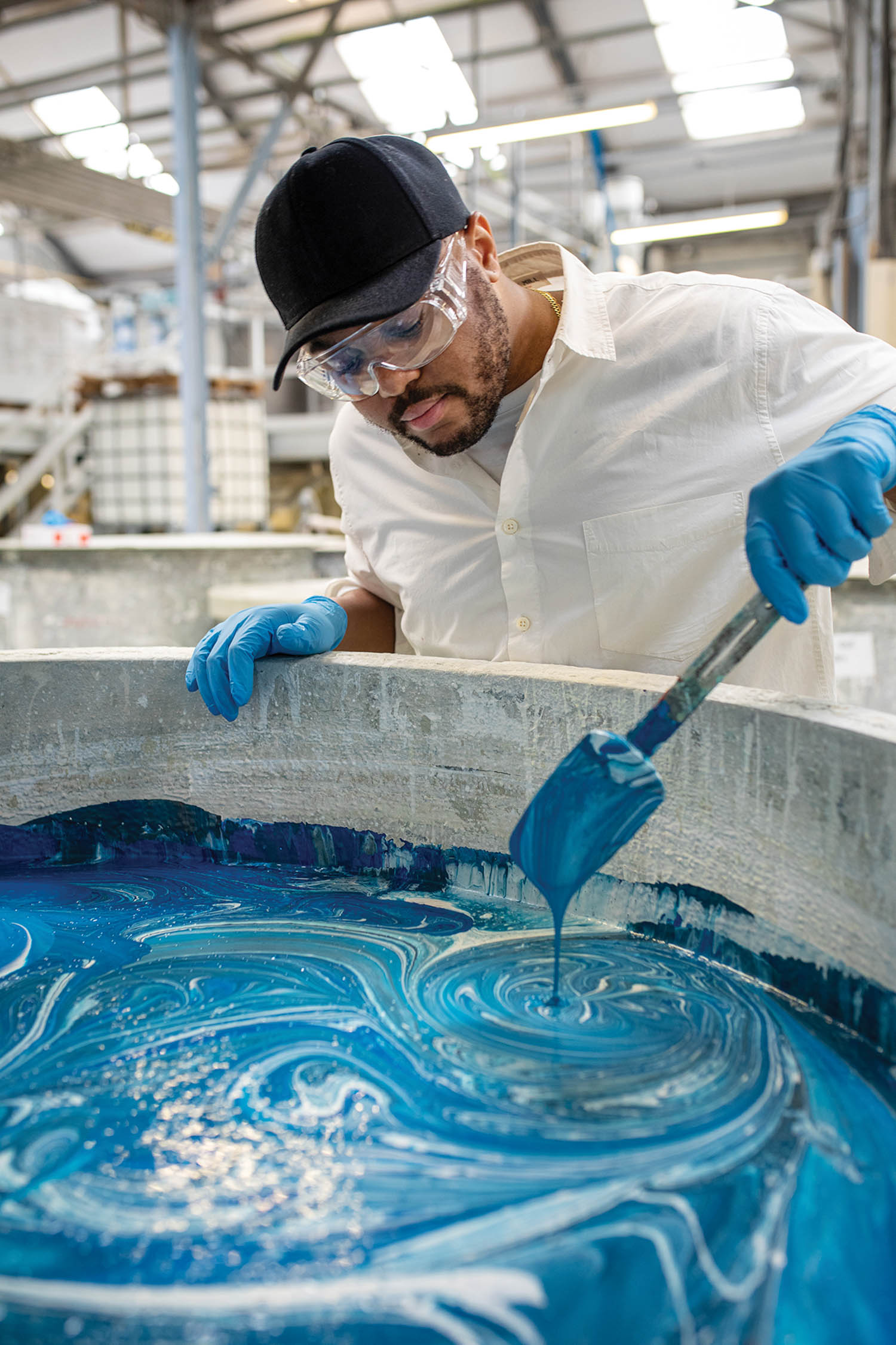 Christopher John Rogers搅拌油漆