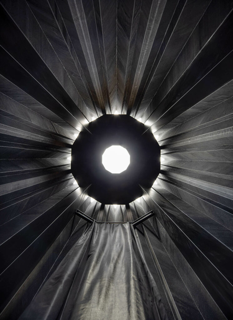 房顶丝绸馆似星