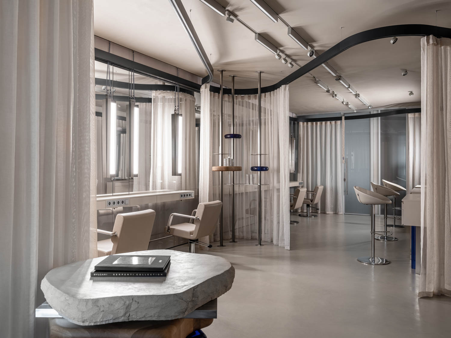 莫斯科Serdar Kambarov沙龙内部