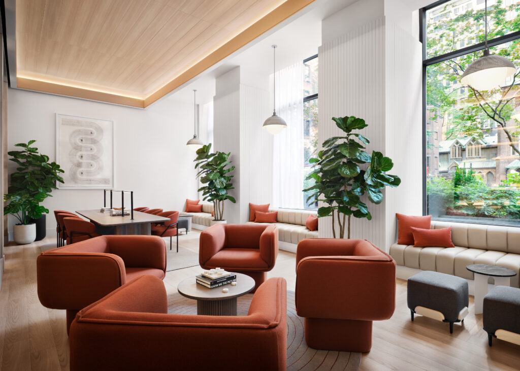 大楼大厅加橙色椅子