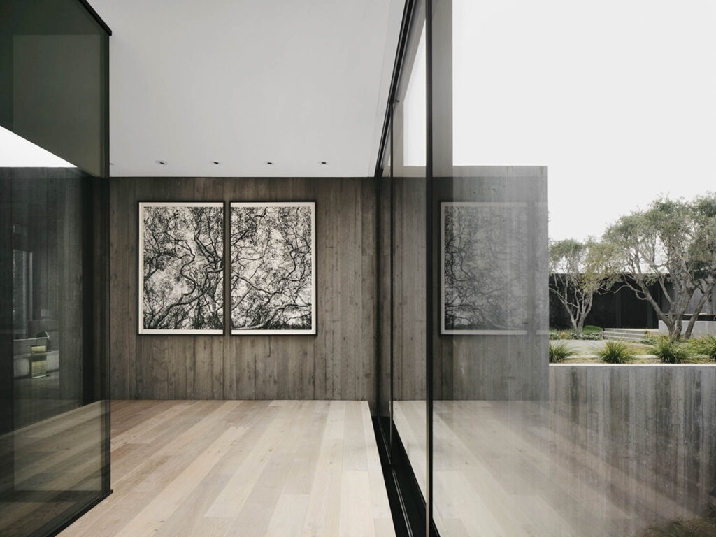 画廊墙内有艺术