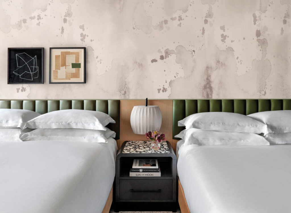 卧室双床黑绿头板