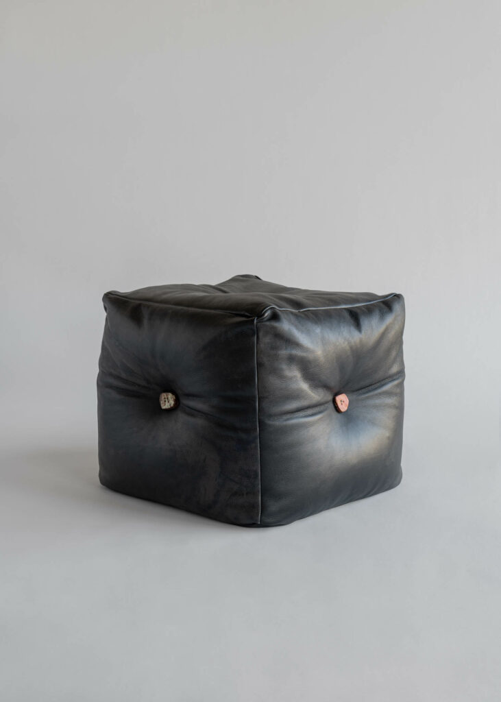 单枕Pouf画廊空间