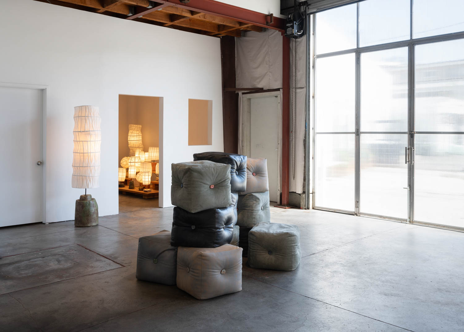 堆叠枕头立方块玛尔塔画廊