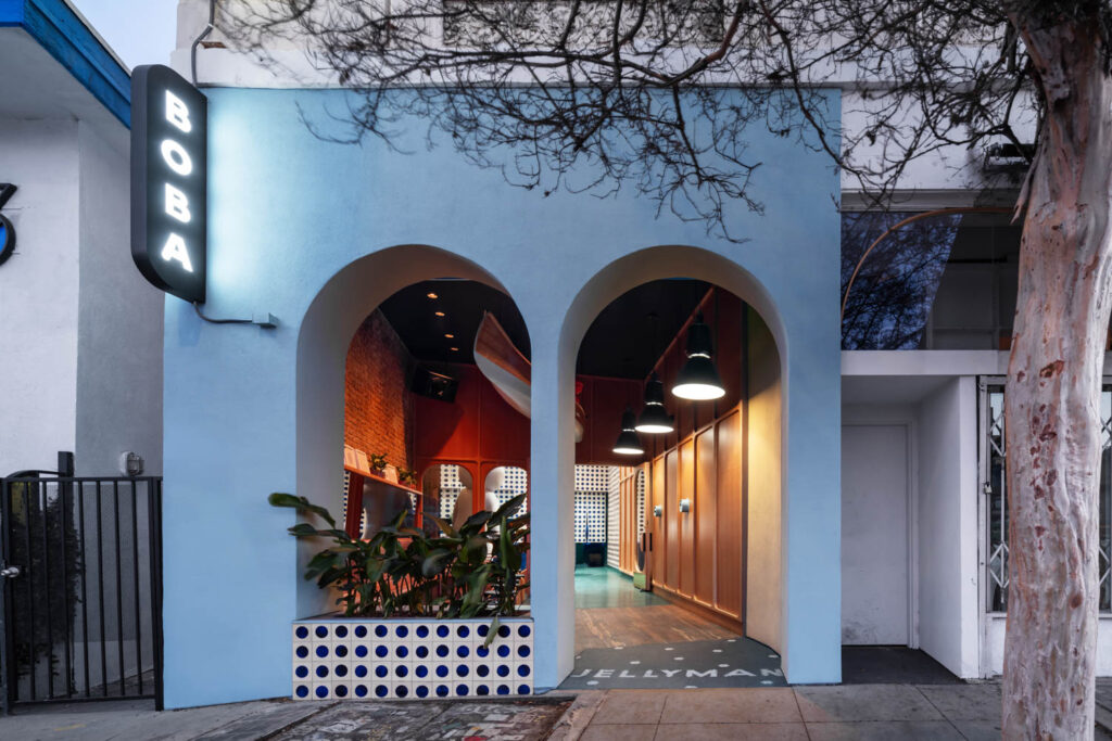 Jellyman茶店外部有浅蓝大道